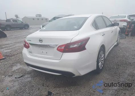 2017 Nissan Altima 2.5 S z USA, uszkodzony, nr VIN 1N4AL3AP5HC242047